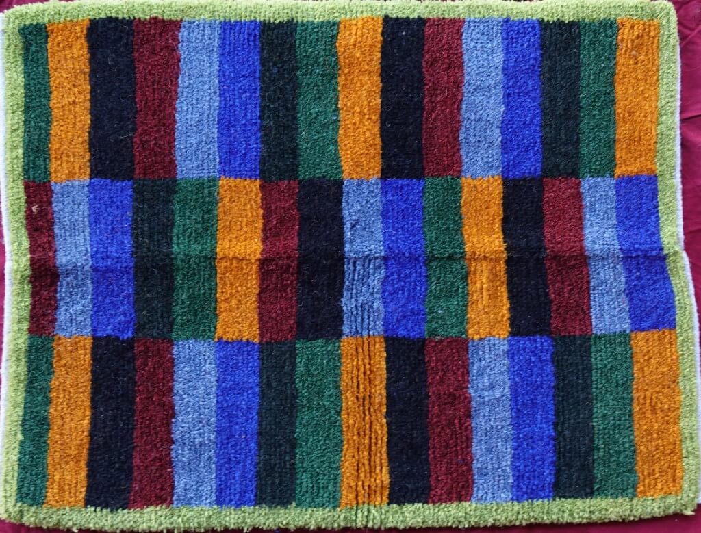Rug 184 (Size S/MED)